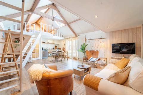 One@Sea: Beach Loft near the sea.