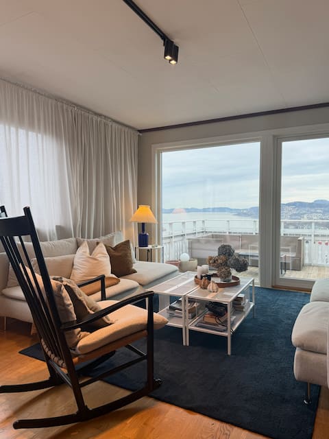 Top Airbnb: Spacious villa w/ amazing view, 5BR, FREE Parking in Bergen