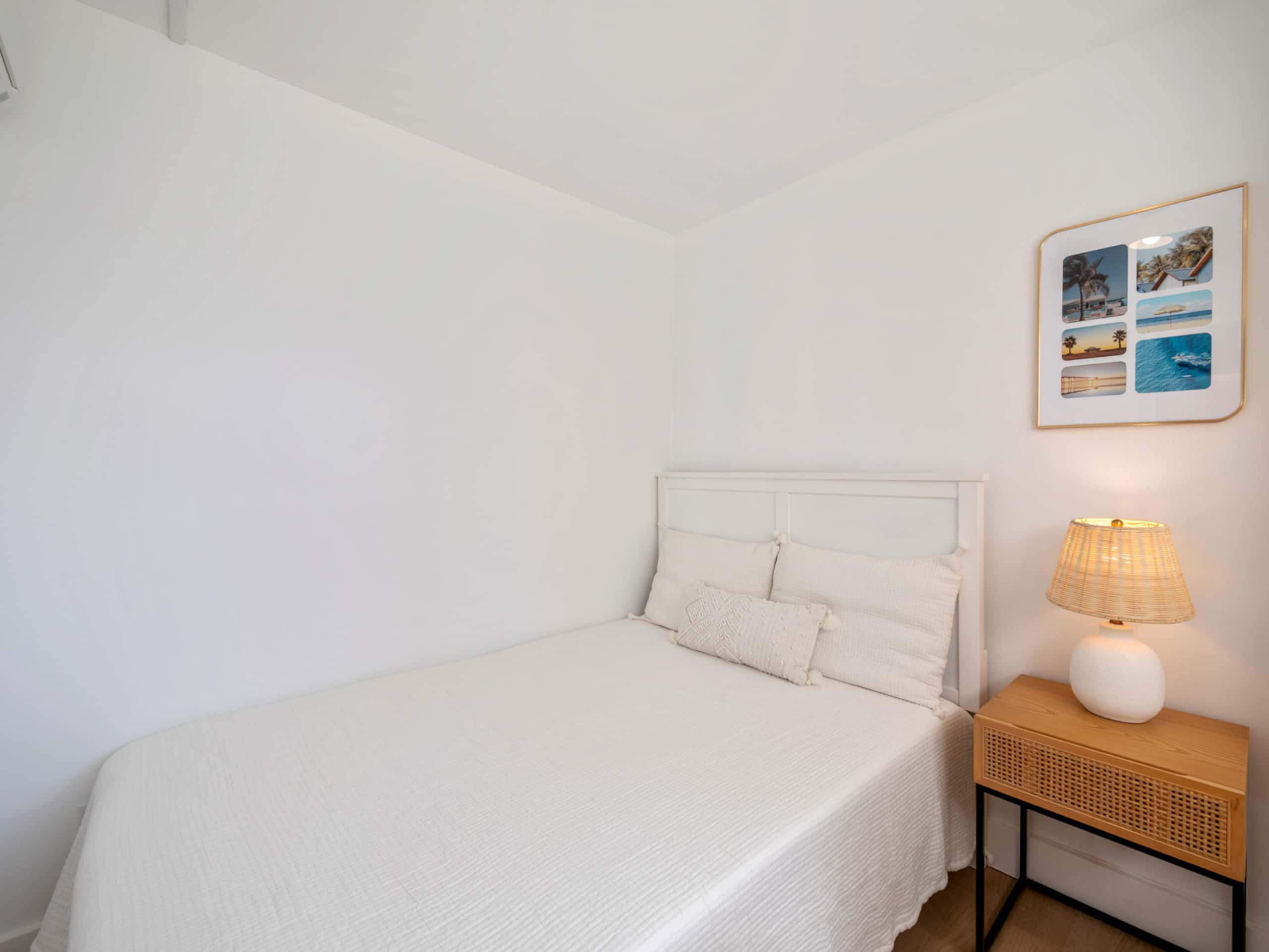 Condo in Honolulu · ★4.9 · 3 bedrooms · 4 beds · 2 private baths - Image 43