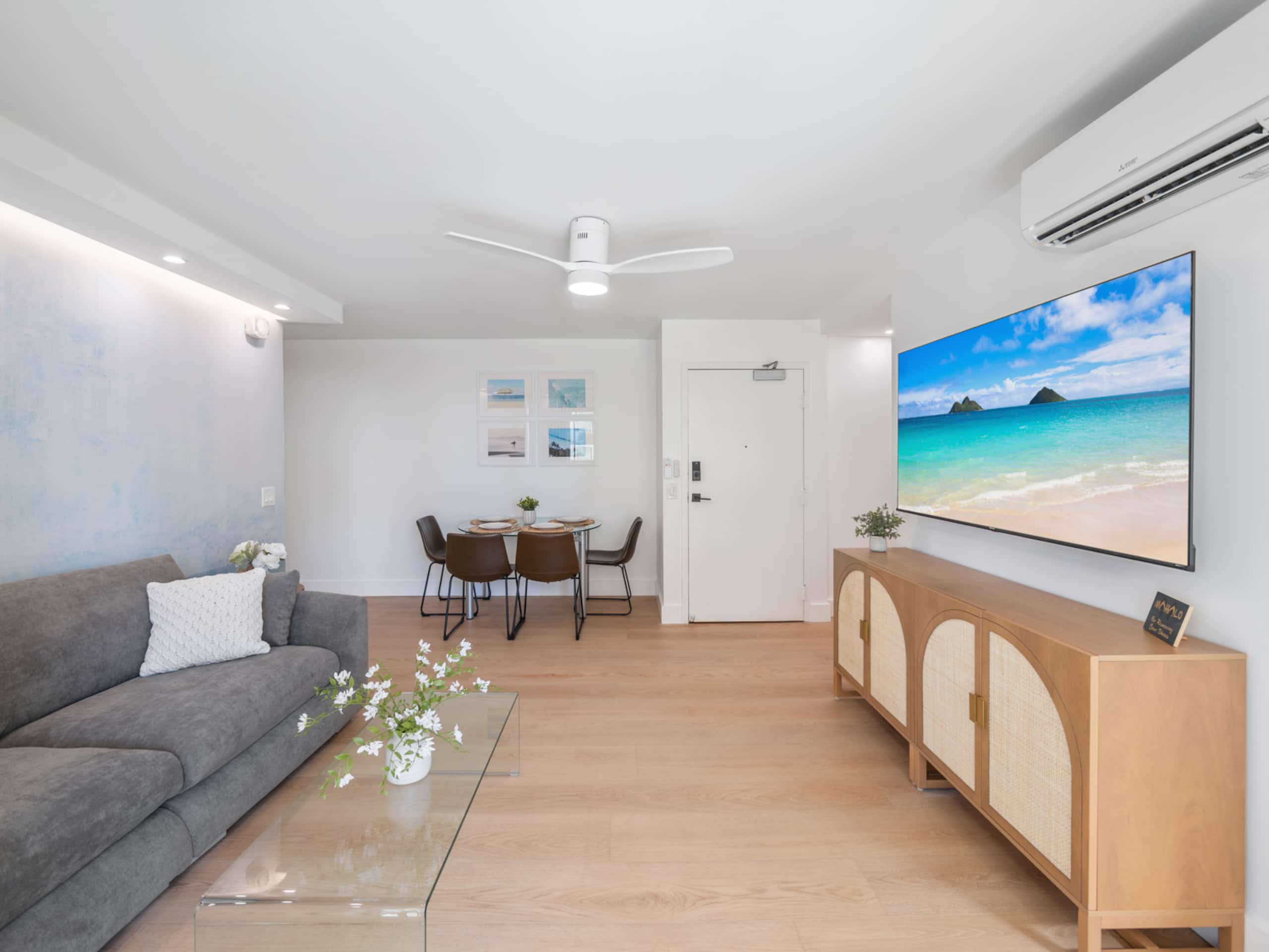 Condo in Honolulu · ★4.9 · 3 bedrooms · 4 beds · 2 private baths - Image 3