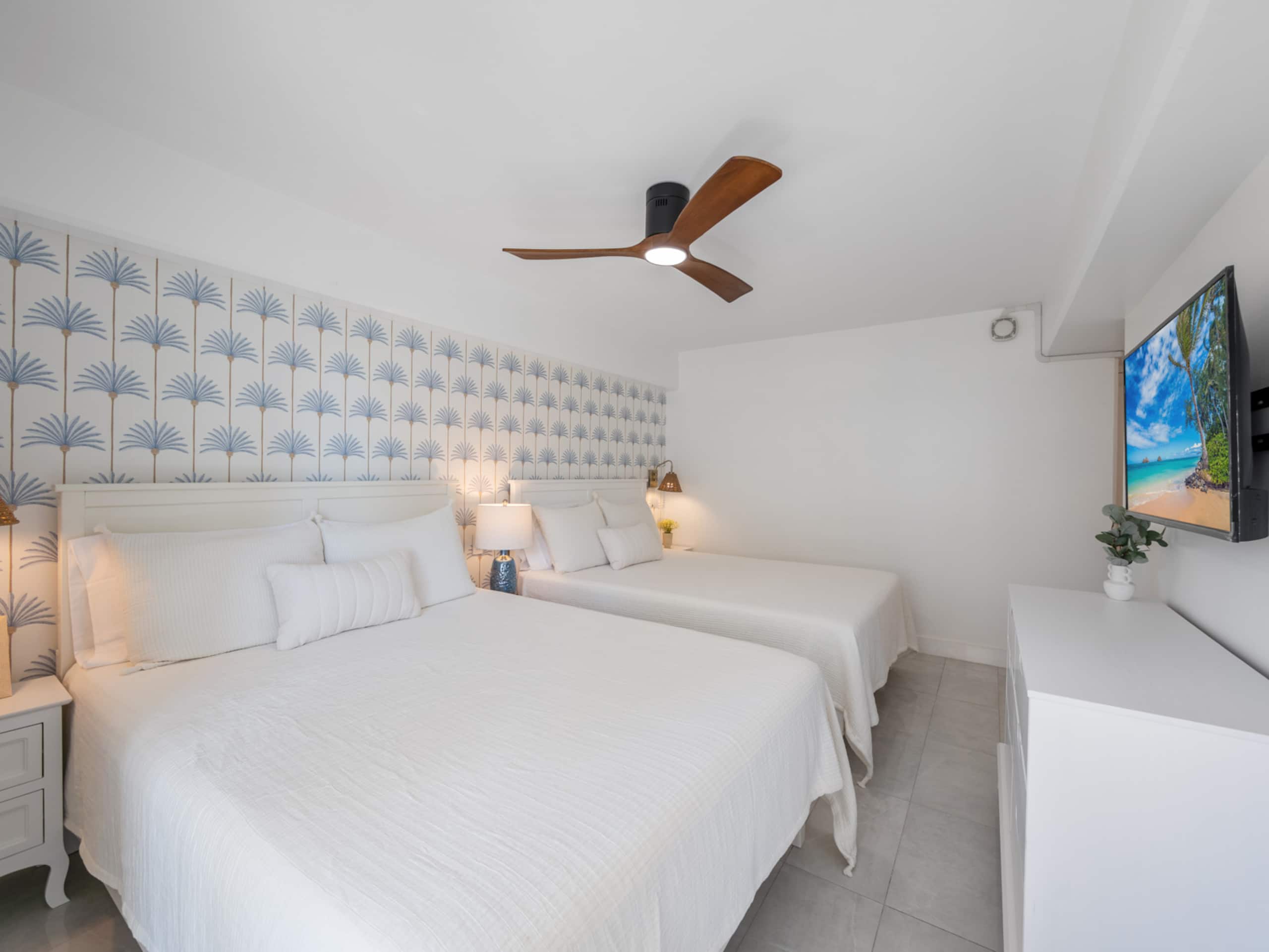 Condo in Honolulu · ★4.9 · 3 bedrooms · 4 beds · 2 private baths - Image 24