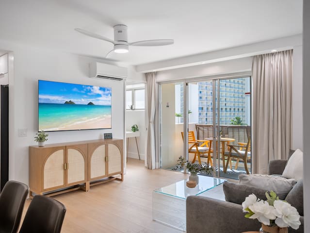 NEW! 3Bedroom 2Bath Parking w/ Peekaboo Ocean View