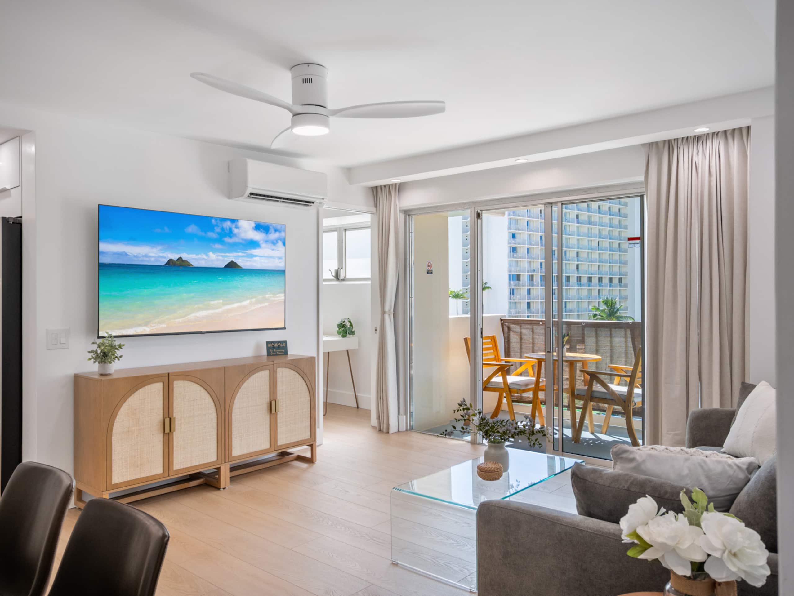 Condo in Honolulu · ★4.9 · 3 bedrooms · 4 beds · 2 private baths - Image 9