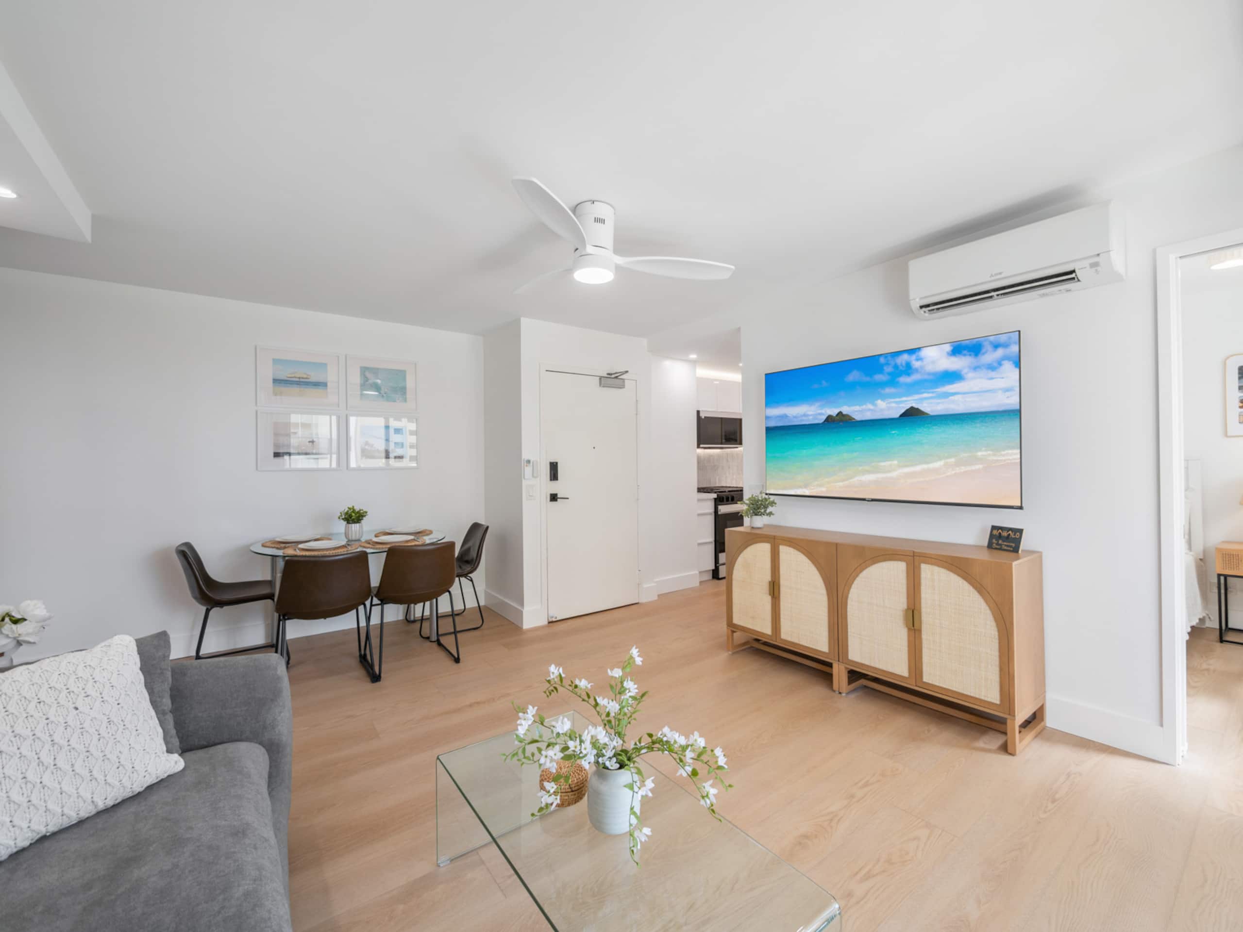 Condo in Honolulu · ★4.9 · 3 bedrooms · 4 beds · 2 private baths - Image 2