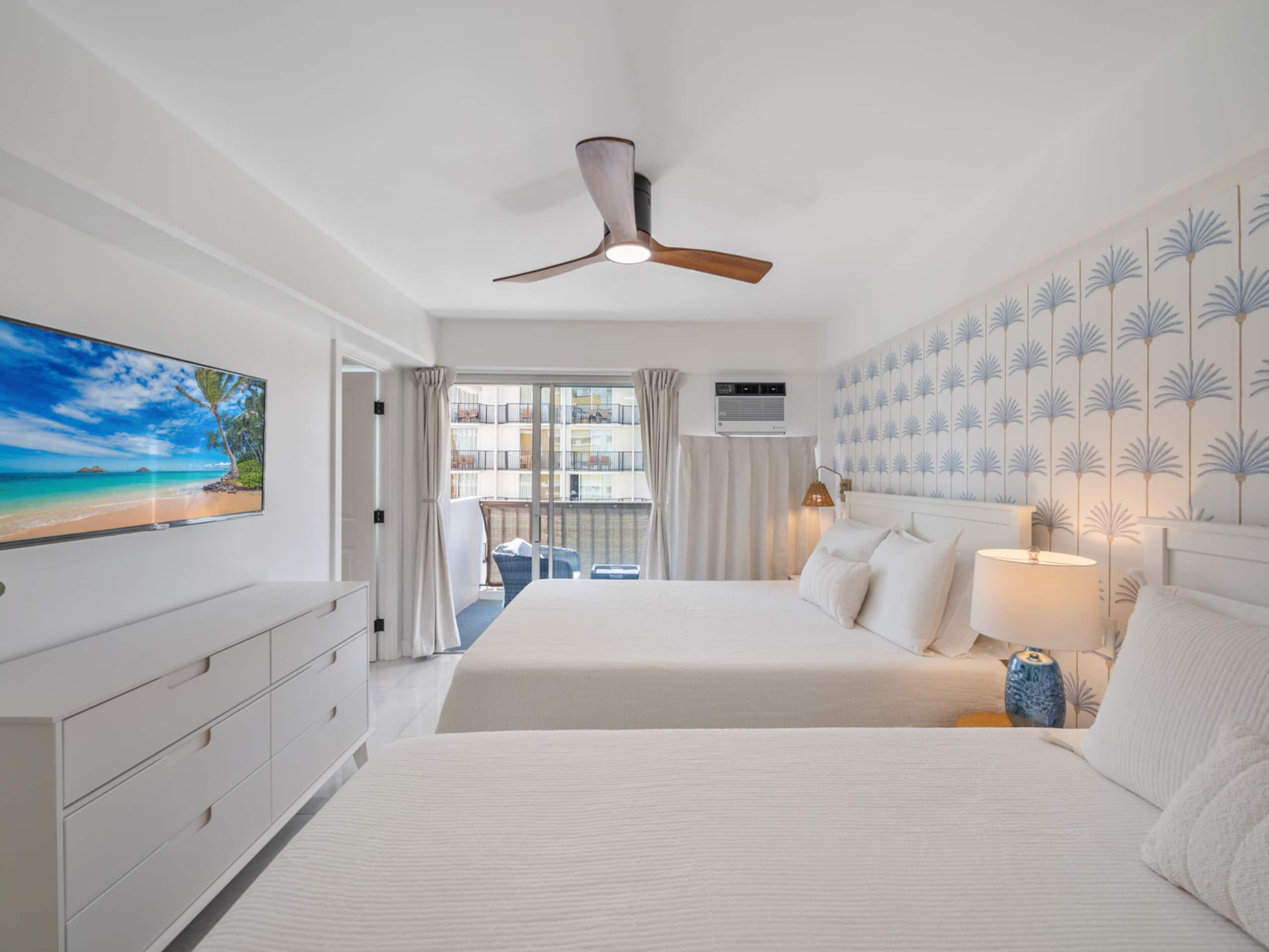 Condo in Honolulu · ★4.9 · 3 bedrooms · 4 beds · 2 private baths - Image 33