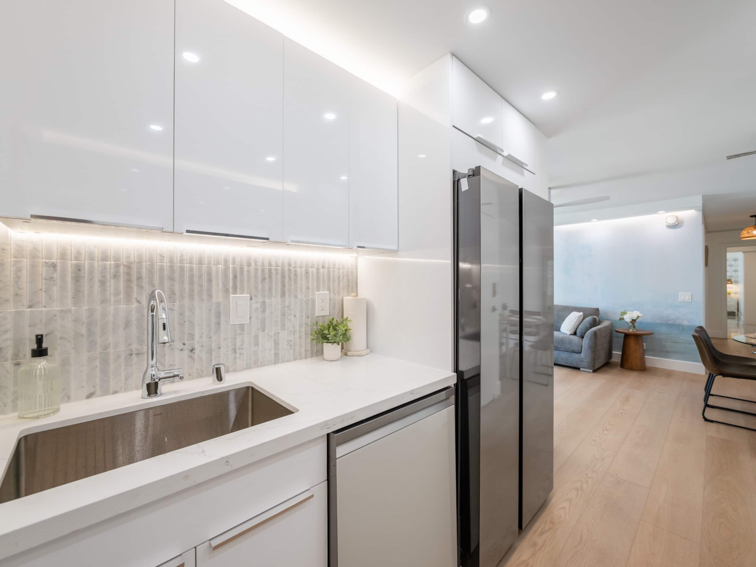 Condo in Honolulu · ★4.9 · 3 bedrooms · 4 beds · 2 private baths - Image 13