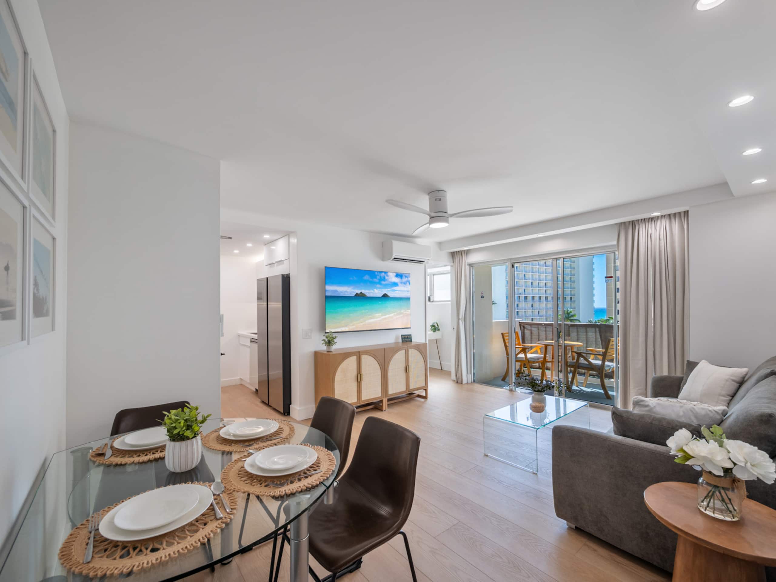 Condo in Honolulu · ★4.9 · 3 bedrooms · 4 beds · 2 private baths - Image 6