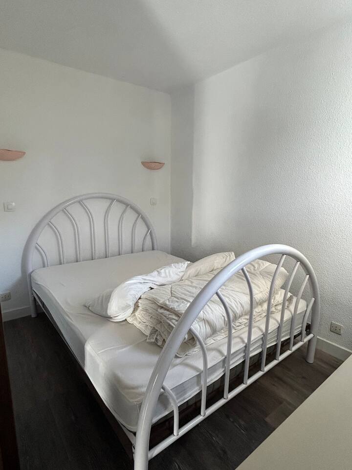 Camera al piano terra.