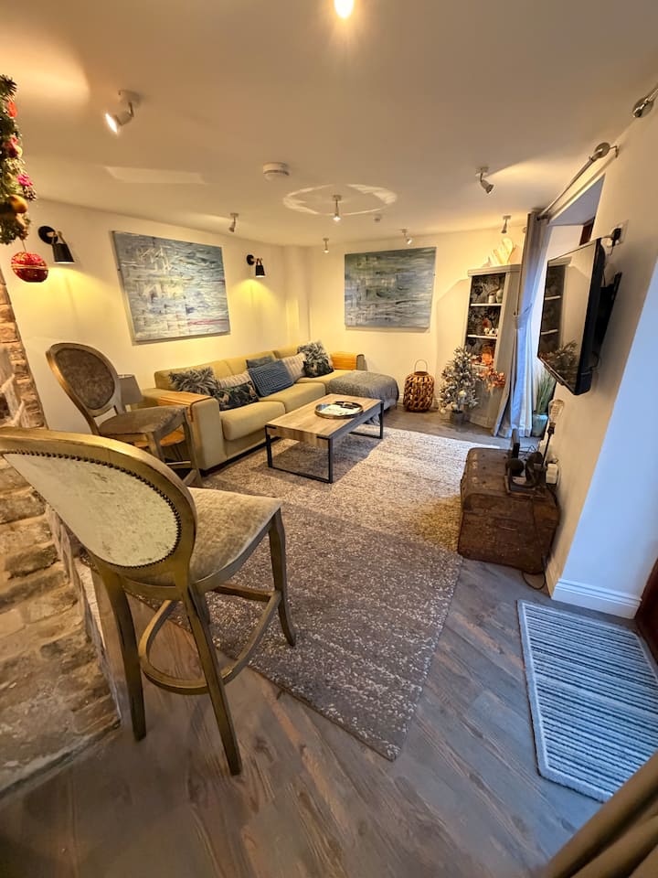 Dnevni boravak, prosinac 2025.