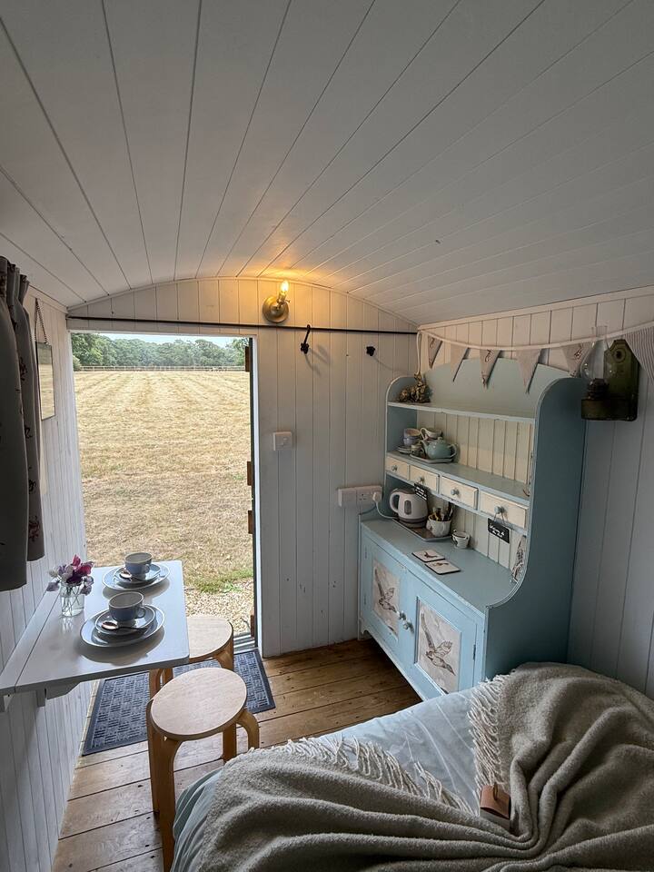 The Hut - A Perfect Glamping Experience - New Milton