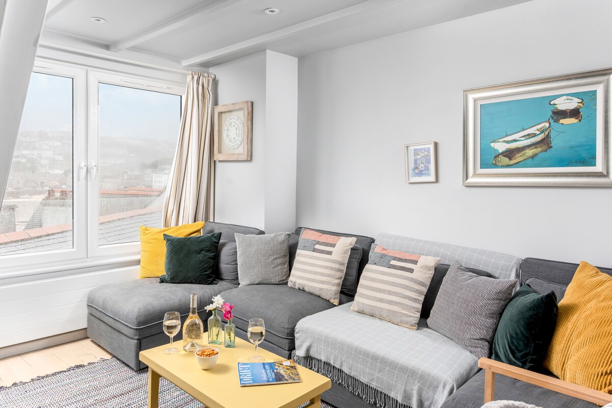 Successful Airbnb property: Luxury St Ives 3 bedroom beach cottage Balgwidden in St. Ives