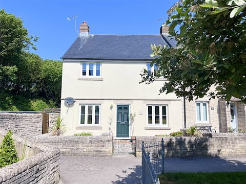 Lovely Holiday Home, opp Church Ope Cove, Portland