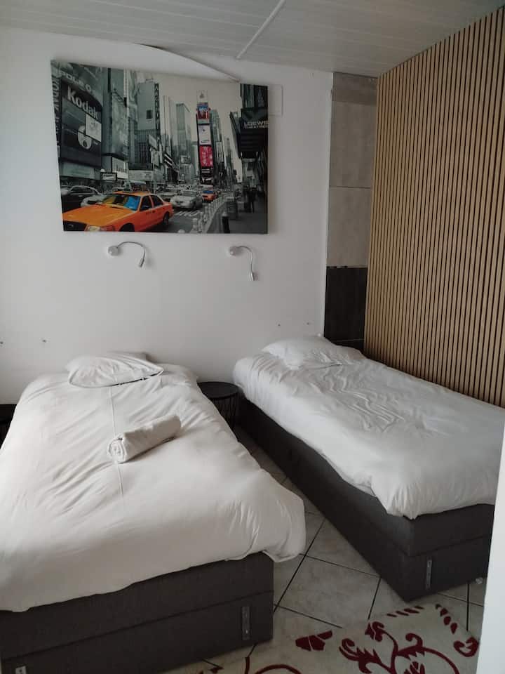 საძინებელი 1