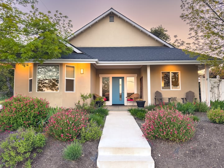 Vaulted Ceilings + Fenced Yard  Downtown Paso - Rava Wines, Paso Robles