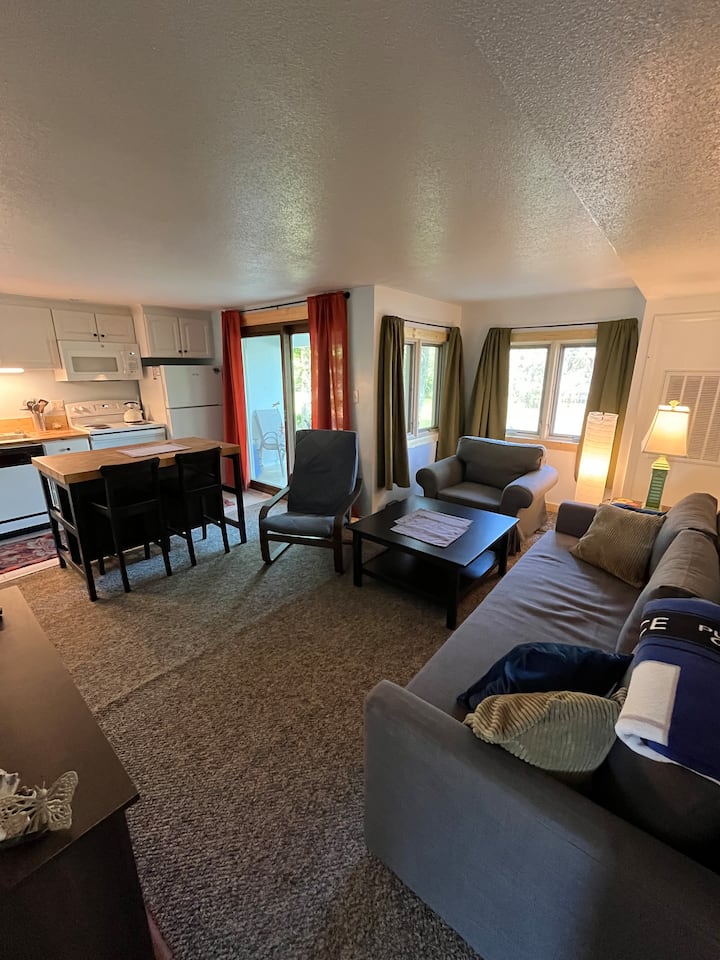 Lovely Waterfront 1 Bedroom Condo On Silver Lake - Rehoboth Beach, DE