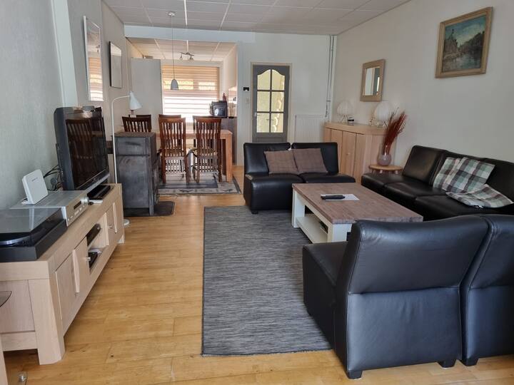 Ruim En Gezellig Rijtjeshuis In Centrum Den Helder - Den Helder