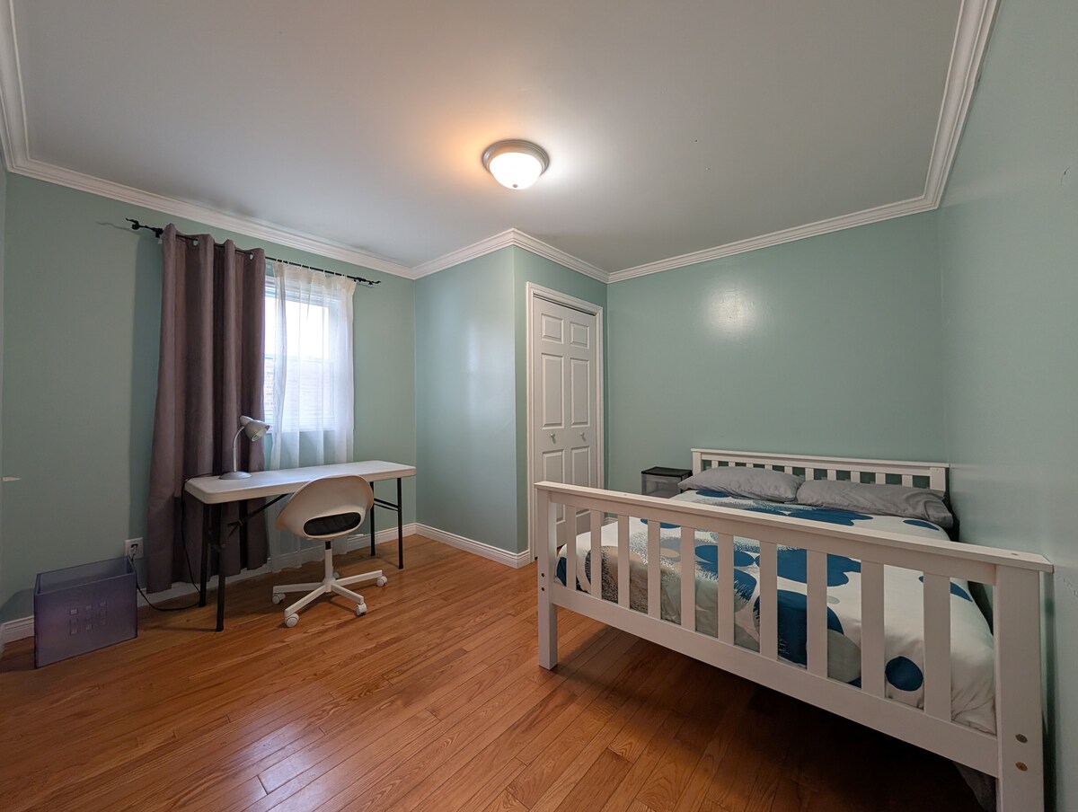 Dhoma e dytë e gjumit (Purple Rose) - Kati i parë - Krevat dopio