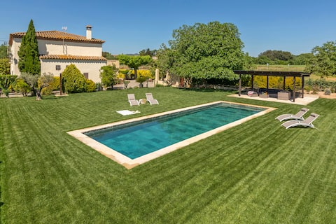 Masía with private pool in Monells · Costa Brava