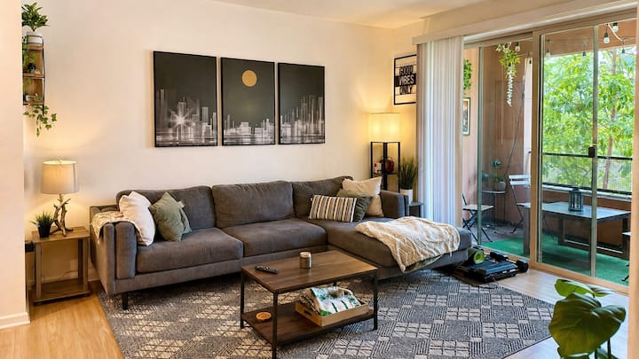 Clean, Modern Apt With All The Amenities - Orange County, CA