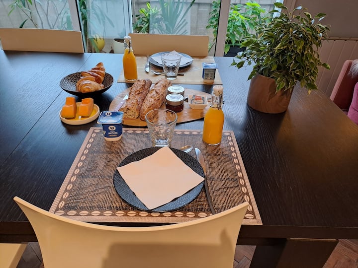 Jolie Chambre Au Calme Centre Ville+petit-déjeuner - Royan