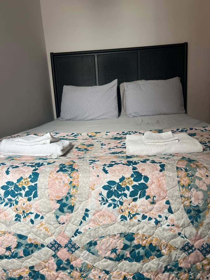 C'est la deuxième chambre de ce logement.