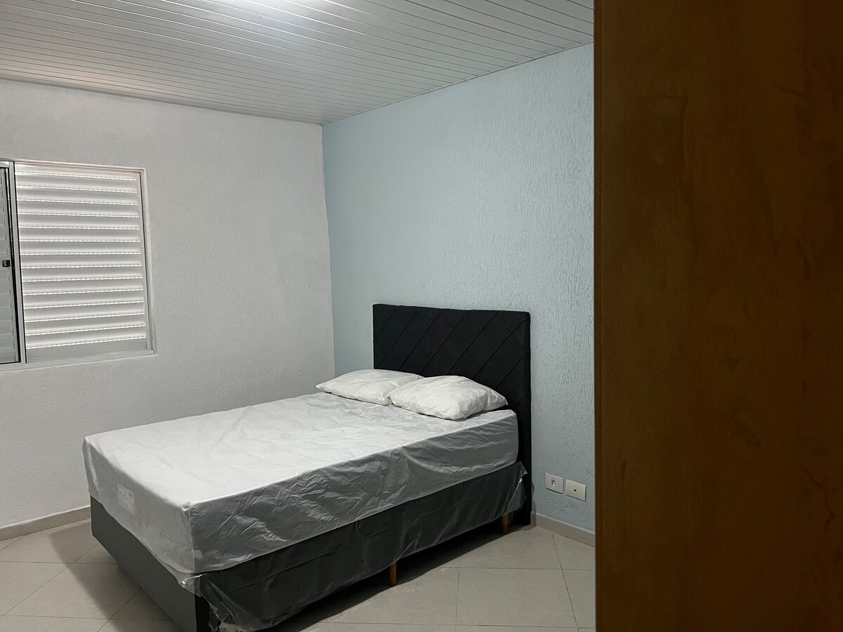 חדר שינה צמוד