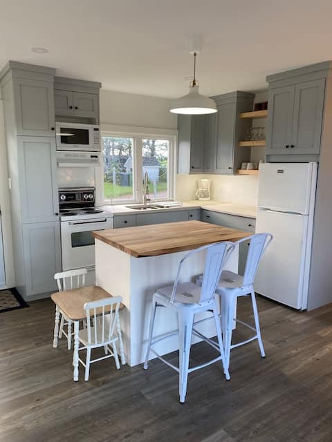 Hampton Beach House; South Shore Beachfront