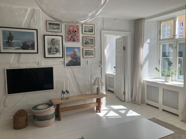 Cosy family home in the Center of it all❤️