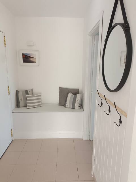 Popular Airbnb listing: El Médano: 3 bedroom apartment with parking in Granadilla De Abona