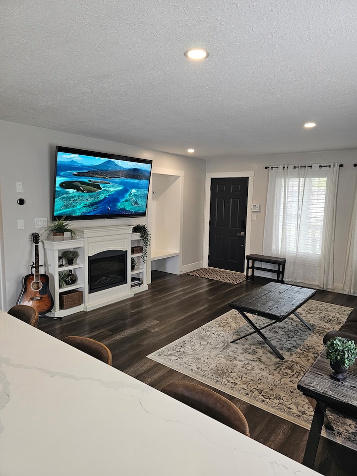 Country Themed Getaway - Lethbridge