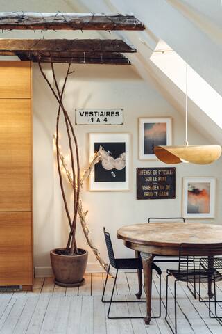 Cosy loft apartment w. private rooftop in hip area gallery image 2