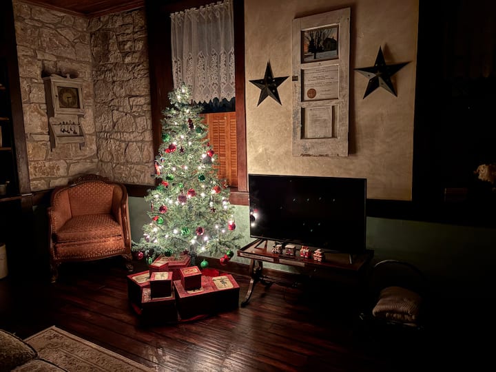 The Legacy Stone House - Pammel State Park, Winterset