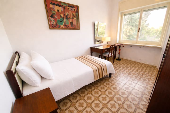 Dhomë gjumi 4