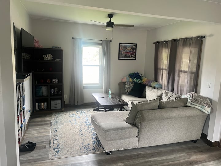 Cozy Two Bedroom House - Oshkosh, WI