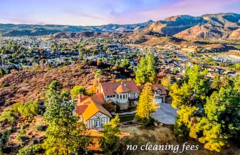 Private Hilltop Villa - Spa - Pool - Arcade!