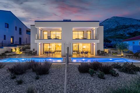 Shepherd's Residence-White Sheep house-heated pool