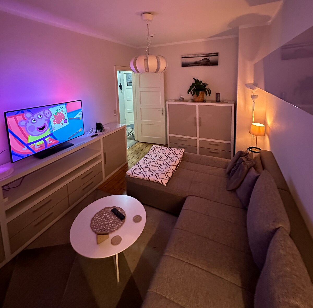 Top Airbnb: Beautiful 2-room apartment in the composers' quarter of Barmbek-Süd in Barmbek Süd