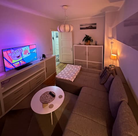 Top Airbnb: Beautiful 2-room apartment in the composers' quarter of Barmbek-Süd in Barmbek Süd