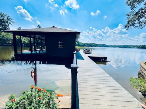 Lakefront with Million Dollar Views on HYCO Lake