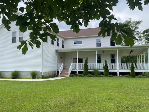 'Laguiaville, a home away from home.