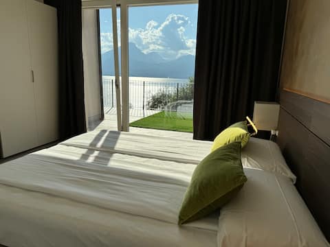 Apartment N1“Corte Casale”with stunning lake view!