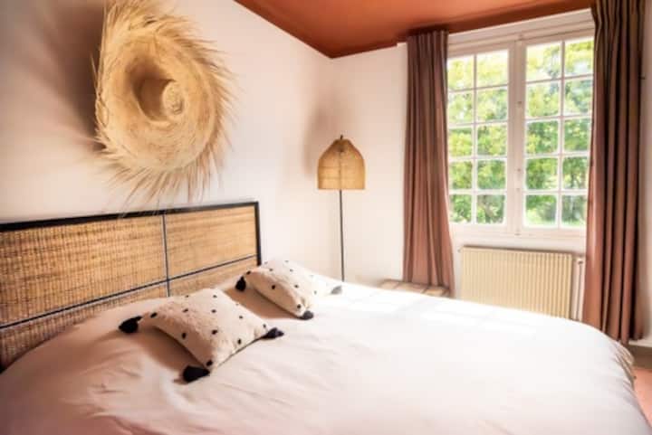 საძინებელი 1 საწოლი 160 ხარისხიანი ლეიბი