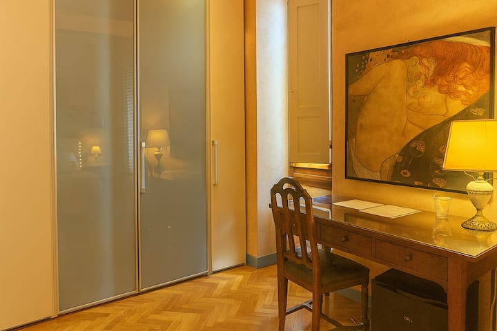 Luce Piccola Suite San Marco Area - Florence