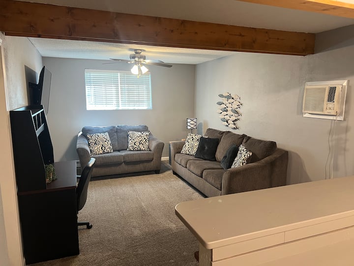 Cozy Okoboji Lake House, 2 Blocks From Attractions - Okoboji, IA