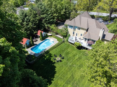 Heated Pool w/ Cabanas, Elevated Hot Tub & Gym