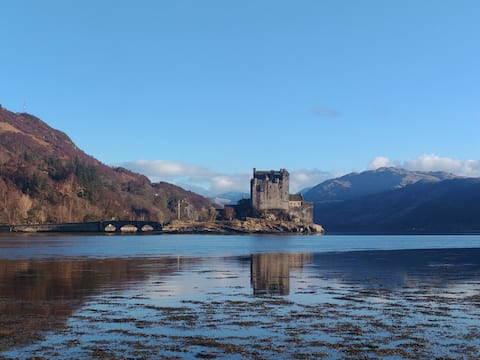 Ardelve, Bungalow, Castle & Isle of Skye view.