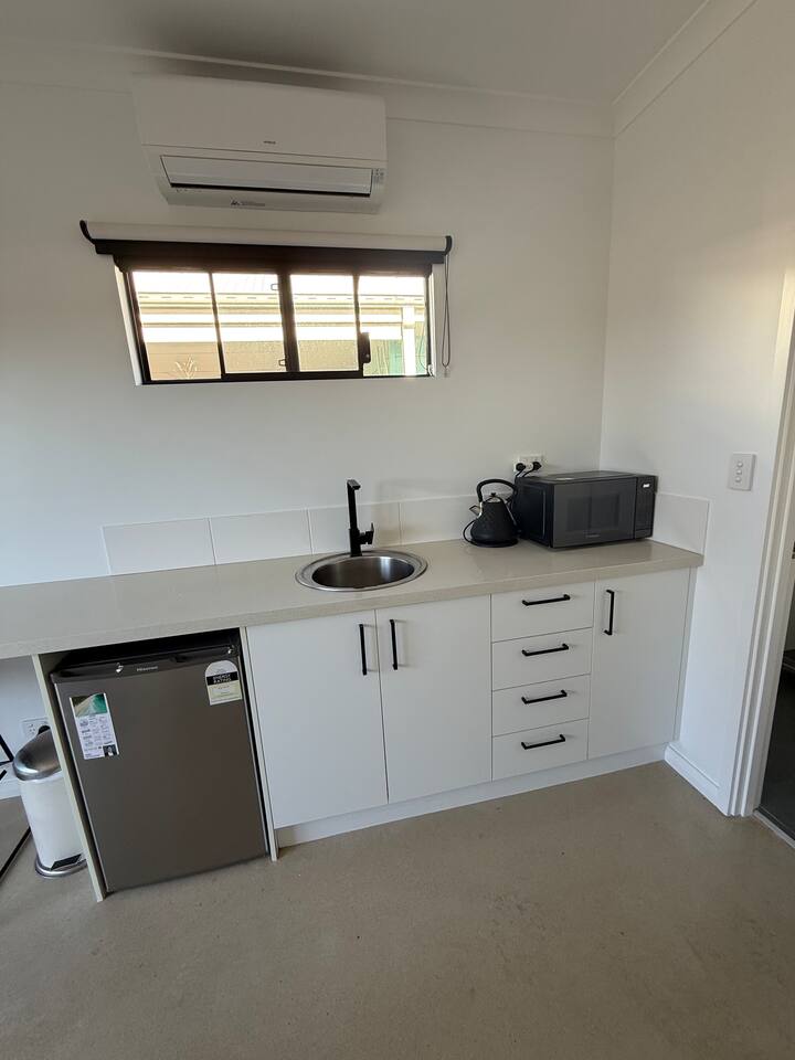 Light And Bright Modern Studio - Margaret River