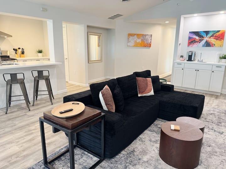 Heart Of The Elmwood Village + On-site Parking - 버펄로