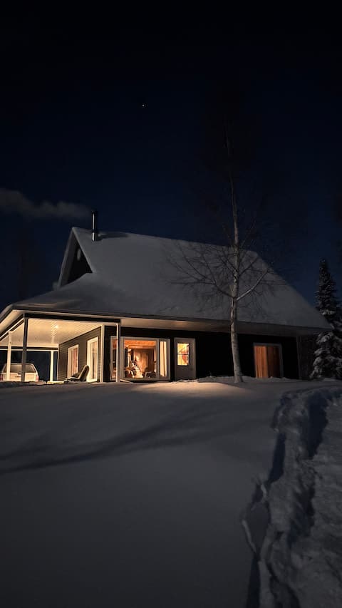 Cozy waterfront cottage