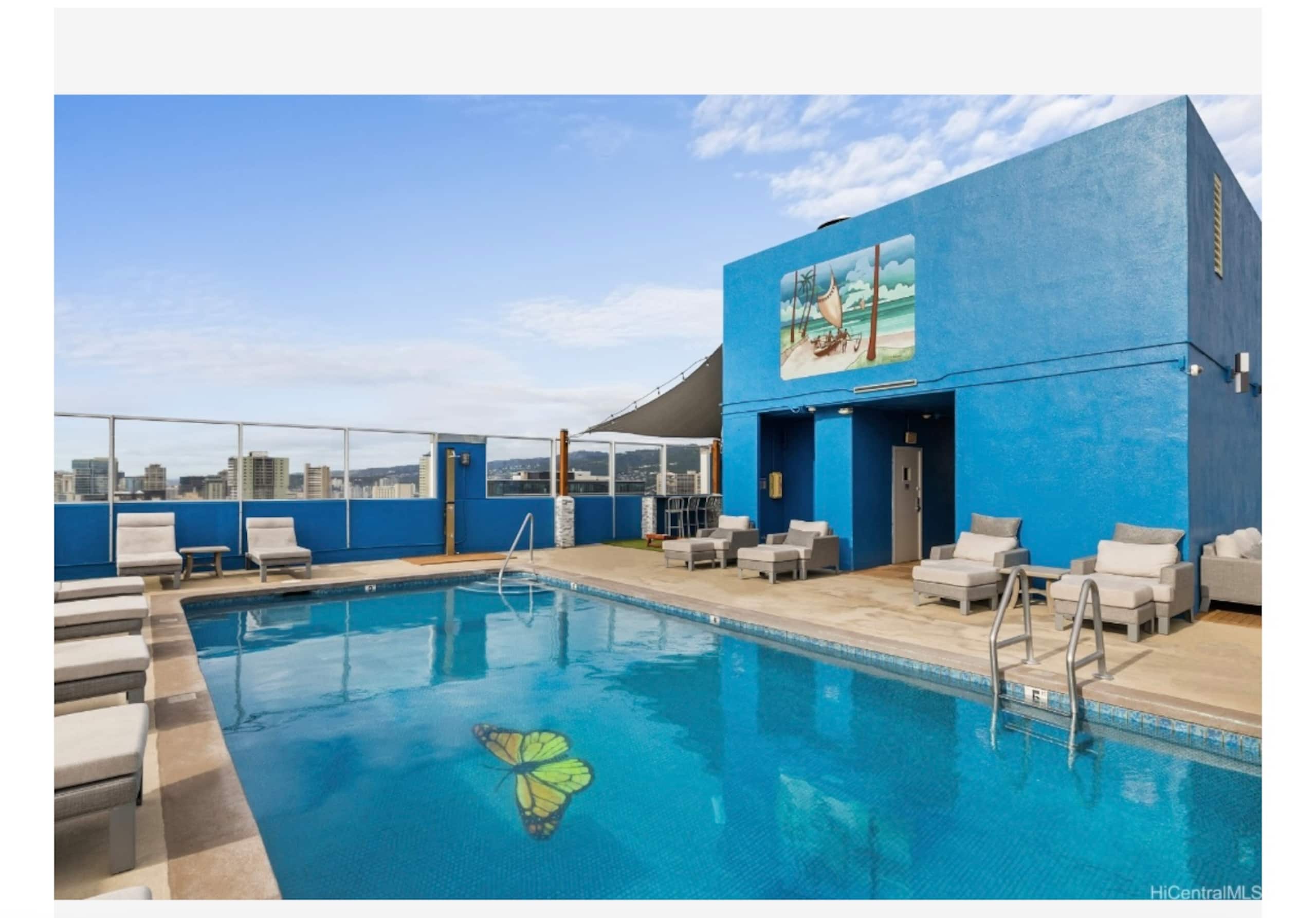 Condo in Honolulu · ★4.93 · 1 bedroom · 1 bed · 1 bath - Image 16